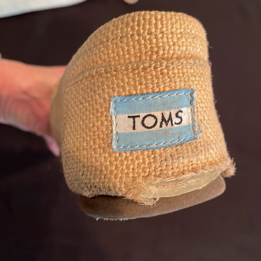 TOMS Slip-Ons - Picture 3 of 4